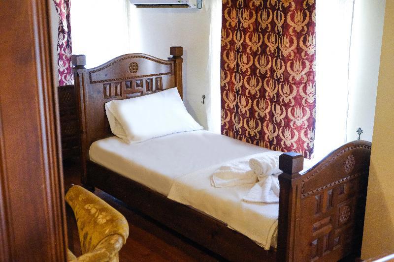 Le Antique 1892 Istanbul