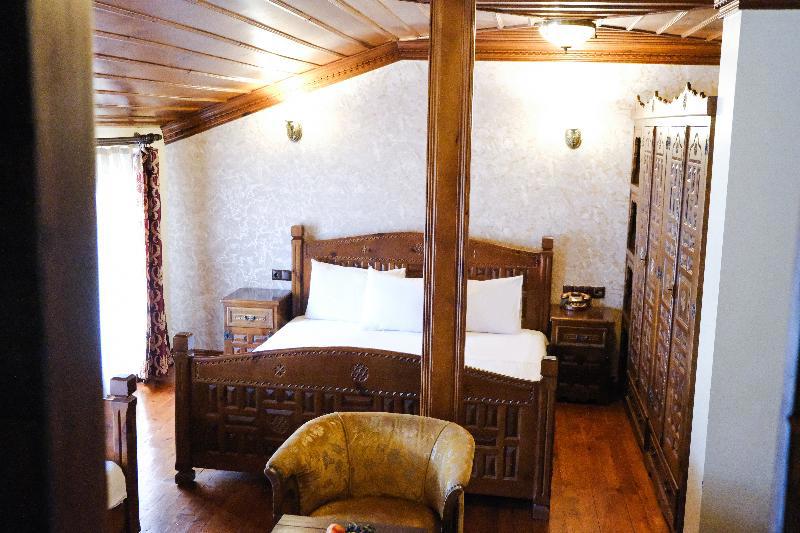 Le Antique 1892 Istanbul