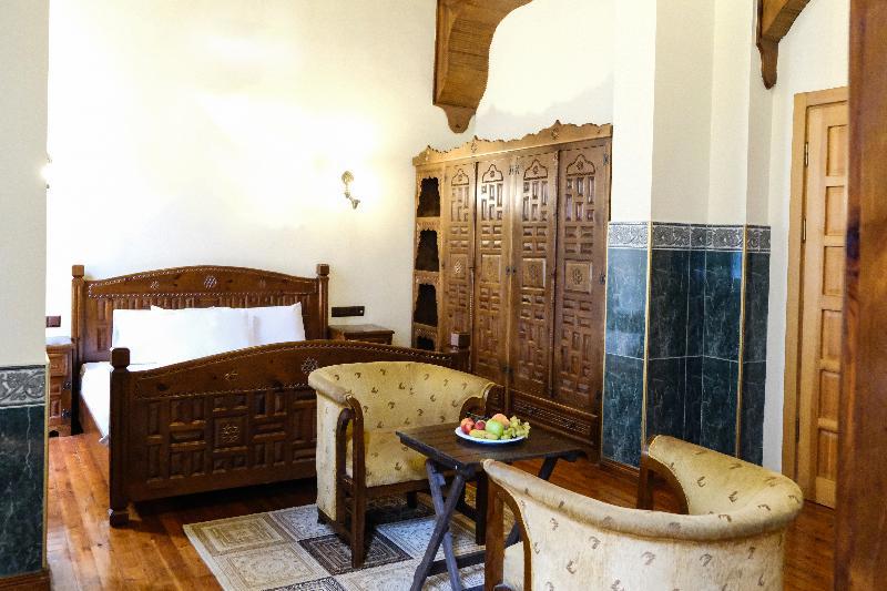 Le Antique 1892 Istanbul