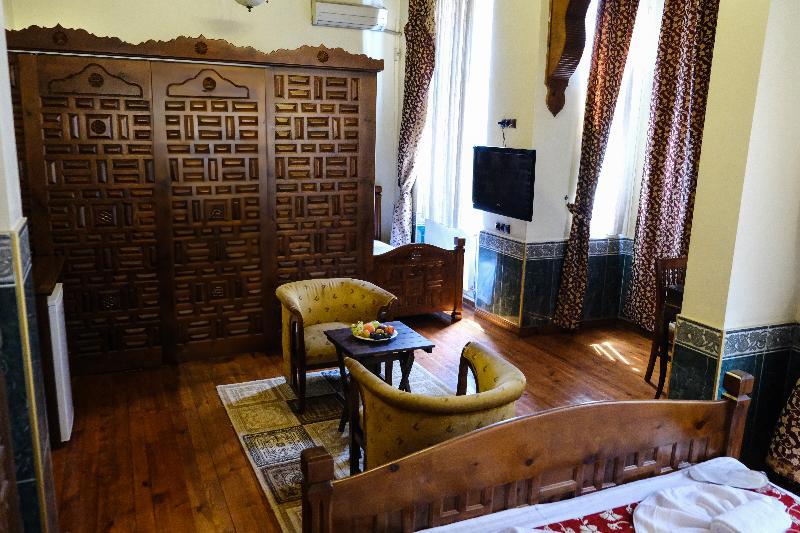 Le Antique 1892 Istanbul