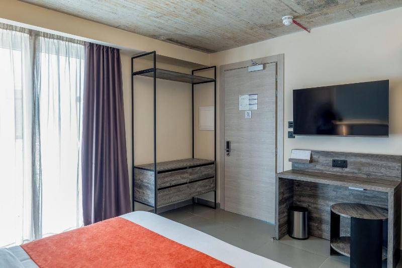 Alavits Hotel By St Hotels