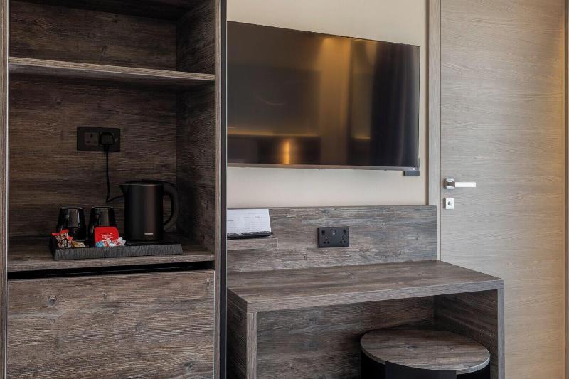 Alavits Hotel By St Hotels