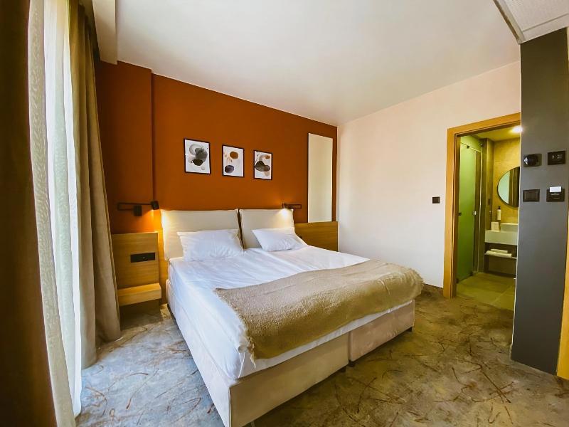 B1 Downtown Hotel