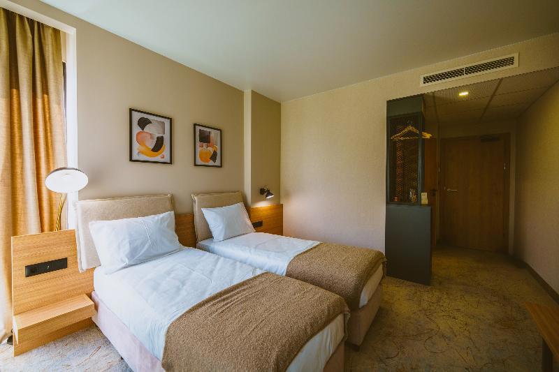 B1 Downtown Hotel