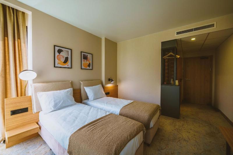 B1 Downtown Hotel