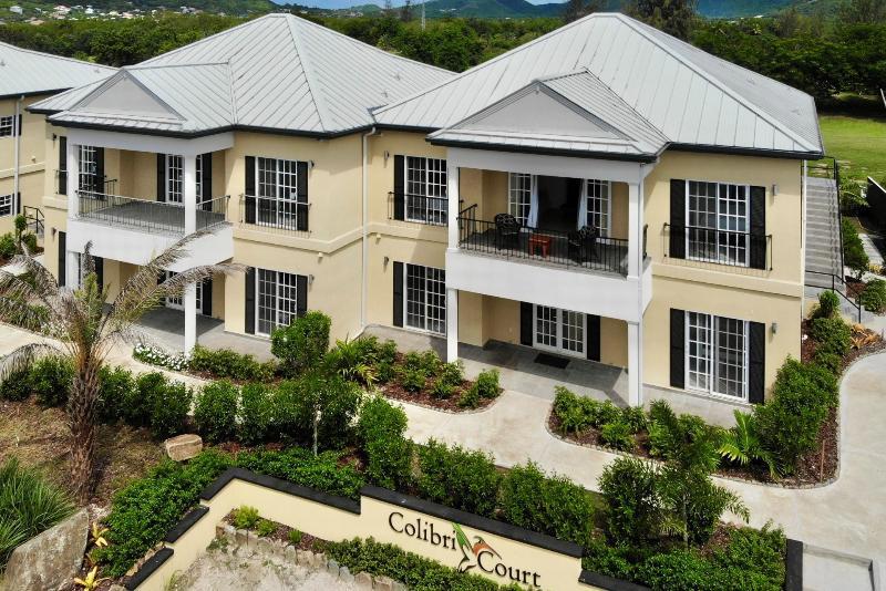 Colibri Court