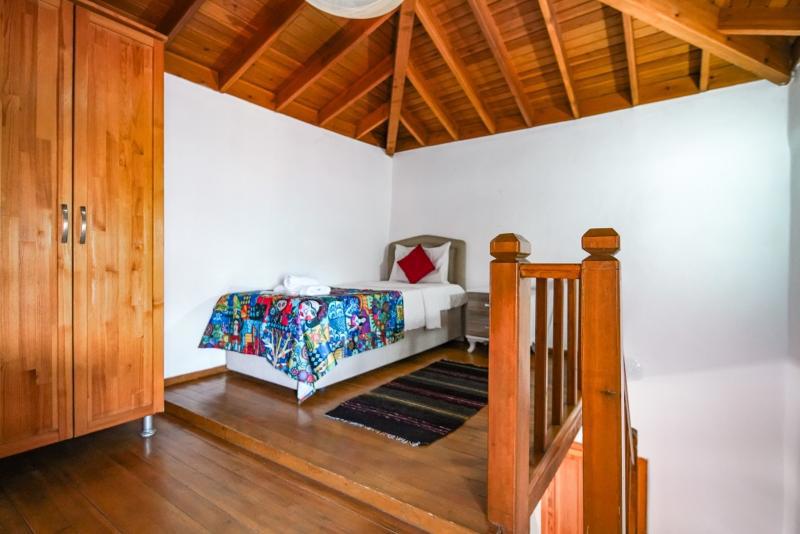 Madam Afrodit Konukevi