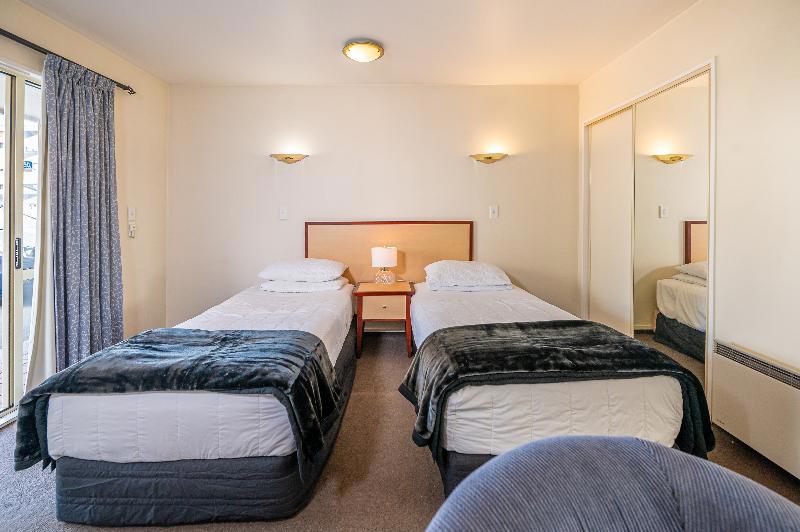 Daffodil Motel