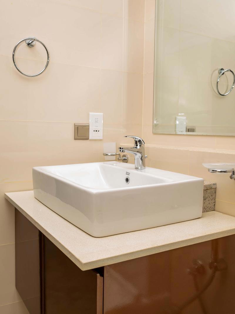 Corundum Breeze Negombo