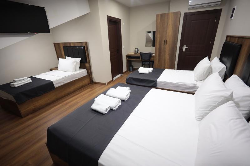 Bzn Airport Hotel