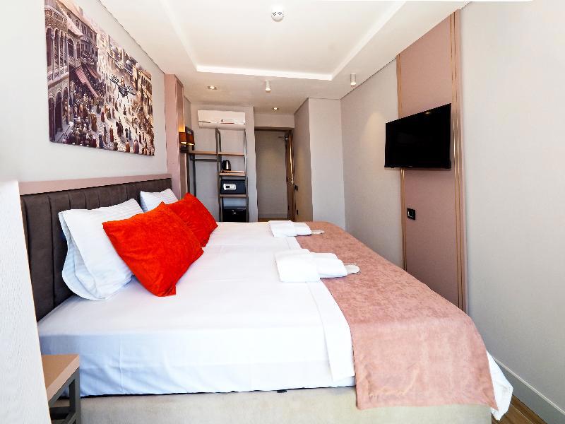 Premium Hotel Old City