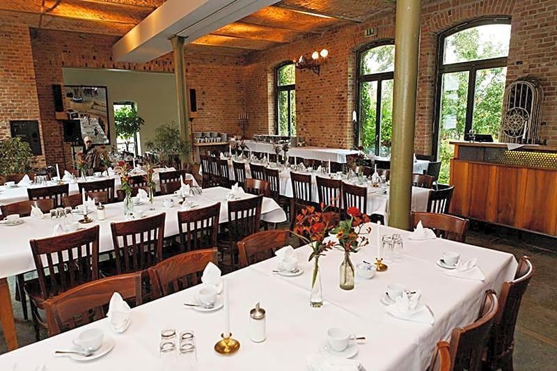 Seminar- und Gastehaus Flussbad Gartenstrasse galeri fotoğrafı