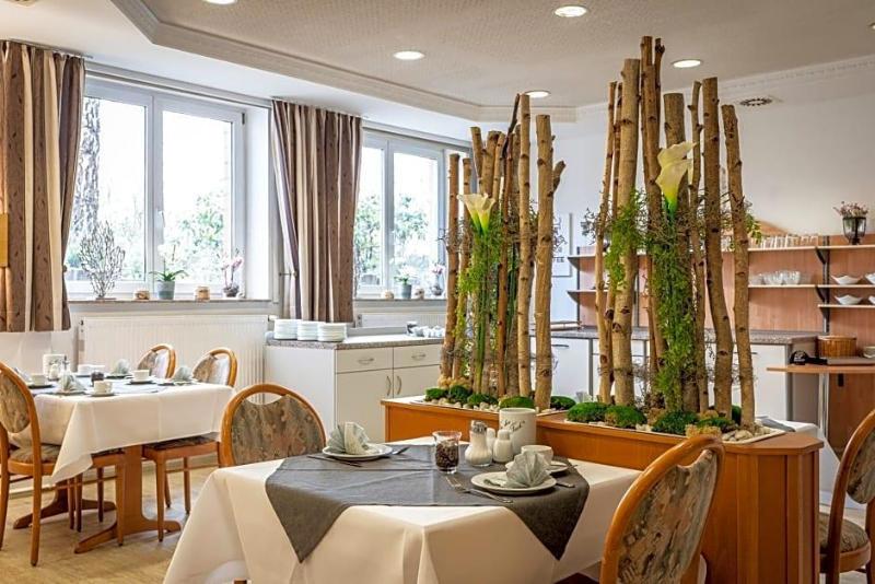 Hotel Pfalzer Hof galeri fotoğrafı