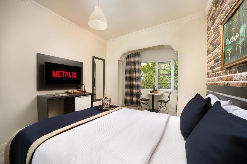 Istanbul Hotel & Suites