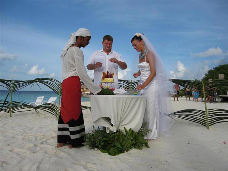 Adaaran Select Meedhupparu - With 24Hrs Premium All Inclusive