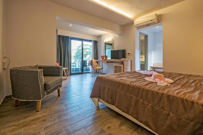 Lagomandra Beach Hotel fotoğrafı