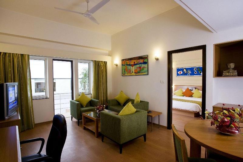 Lemon Tree Hotel, East Delhi Mall, Kaushambi