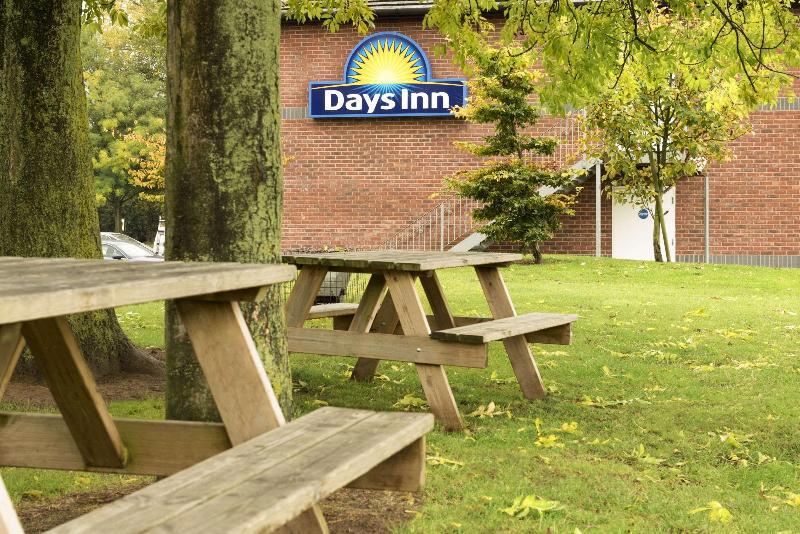 Days Inn By Wyndham Corley Nec M6