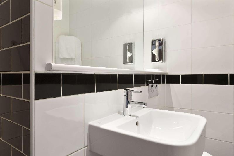 Days Inn By Wyndham Corley Nec M6