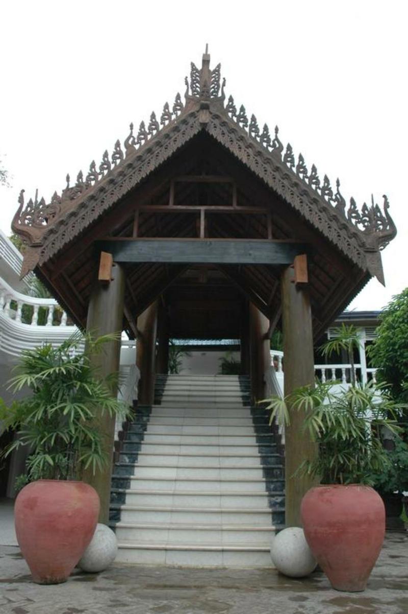 Emerald Land Hotel