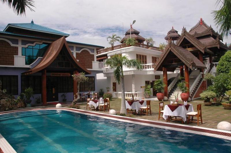 Emerald Land Hotel