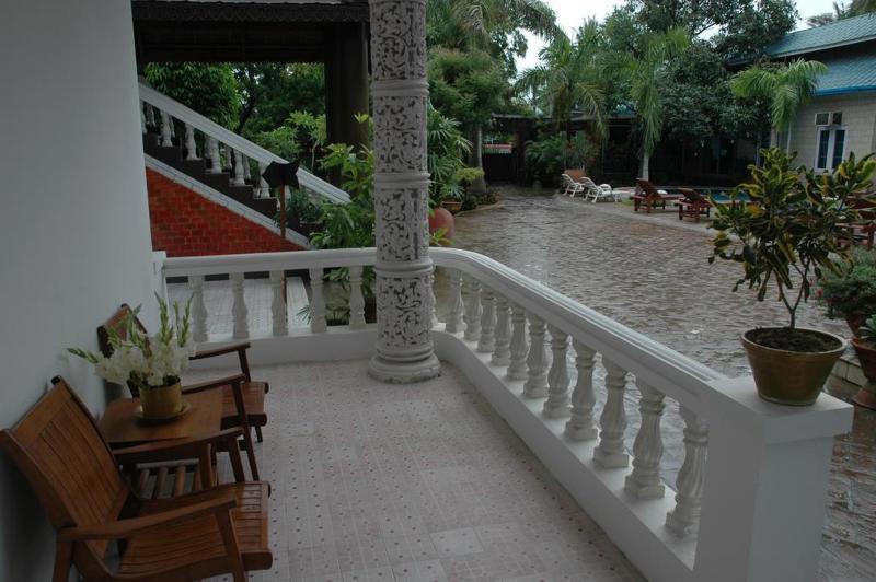 Emerald Land Hotel