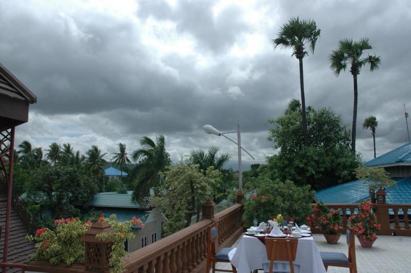 Emerald Land Hotel
