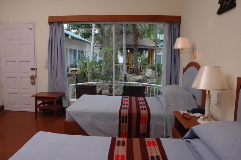Emerald Land Hotel