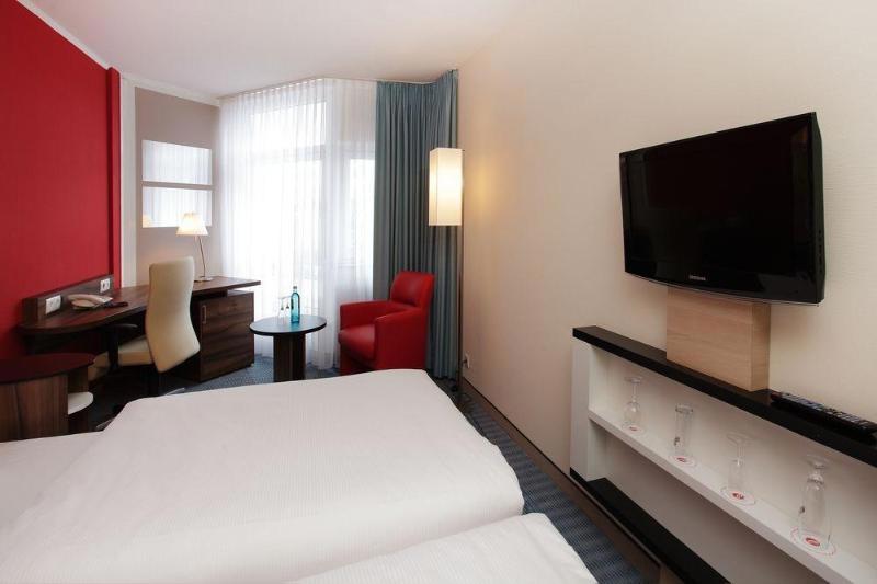 H+ Hotel Koln Bruhl fotoğrafı