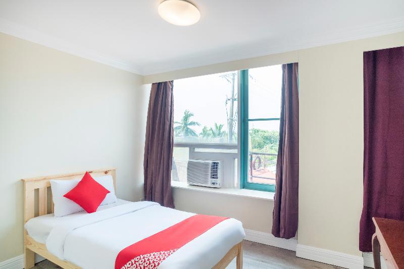 Manila Airport Hotel by Urban Connect