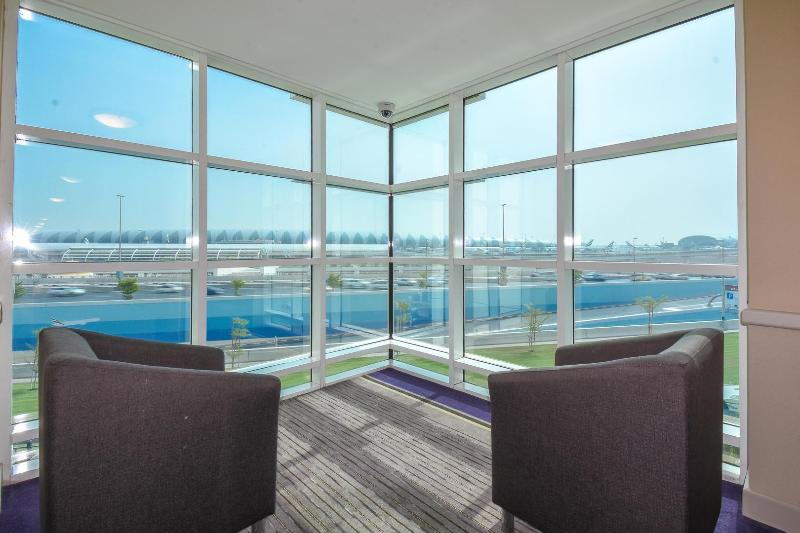 Premier Inn Dubai International Airport galeri fotoğrafı