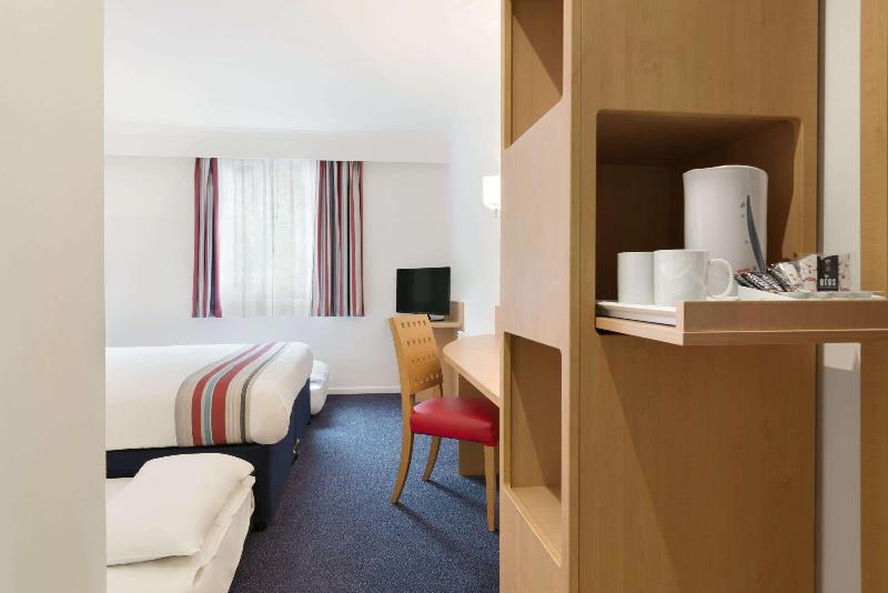 Ramada By Wyndham Wakefield