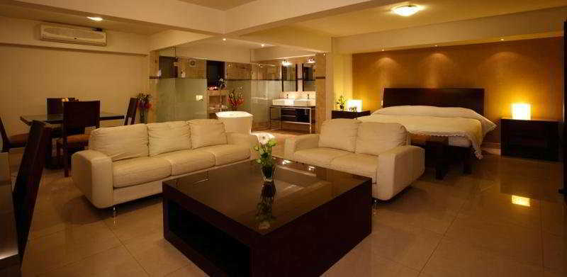Casa De Las Flores Hotel
