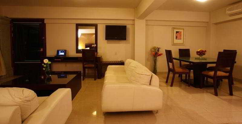 Casa De Las Flores Hotel