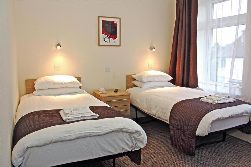 Central Hotel Golders Green