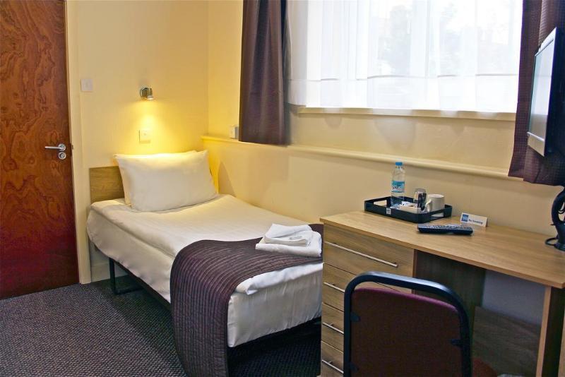 Central Hotel Golders Green