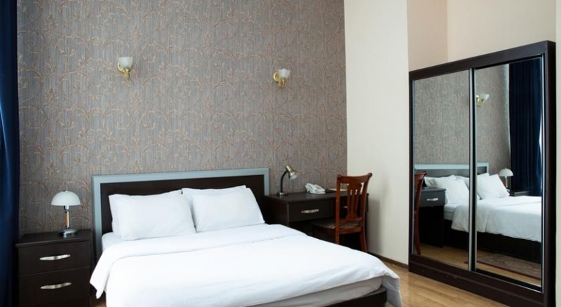 Azcot Hotel