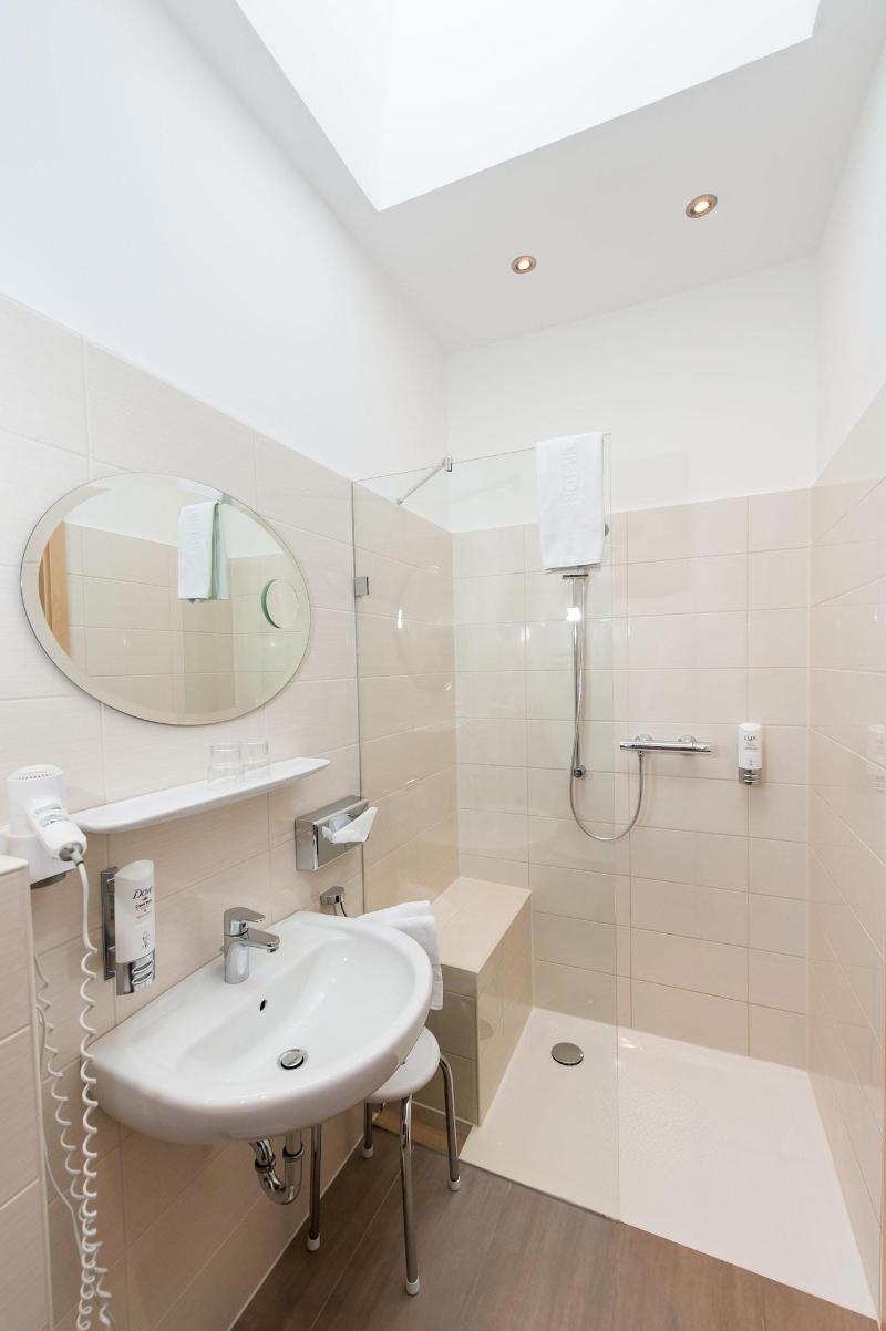 Landhotel Butjadinger Tor fotoğrafı