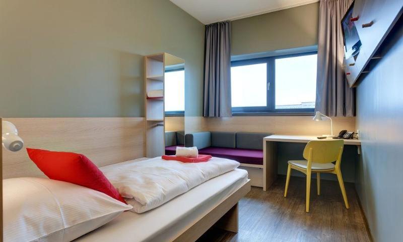 Meininger Hotel Berlin Airport galeri fotoğrafı