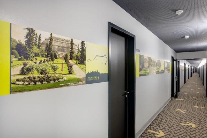 Meininger Hotel Berlin Airport galeri fotoğrafı