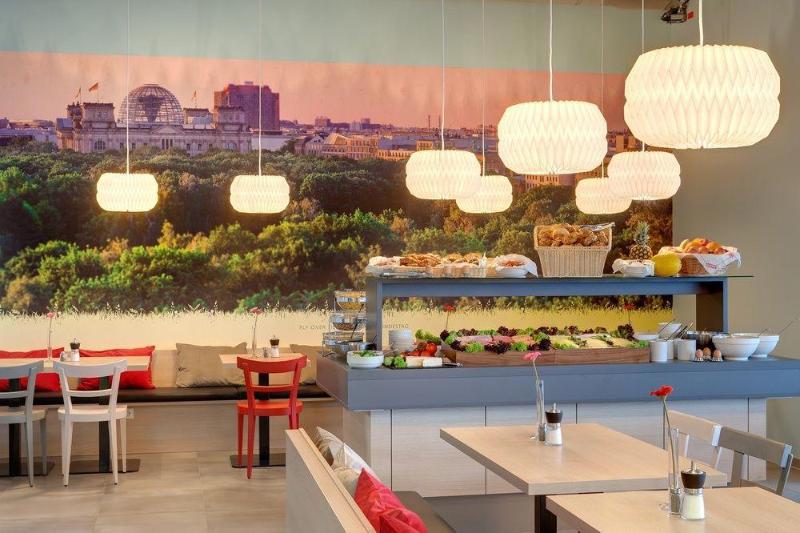 Meininger Hotel Berlin Airport galeri fotoğrafı