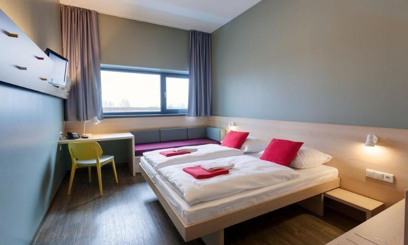 Meininger Hotel Berlin Airport galeri fotoğrafı