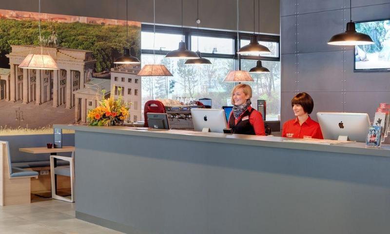 Meininger Hotel Berlin Airport fotoğrafı