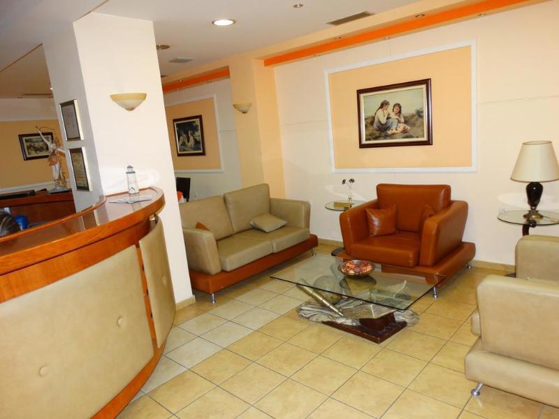 Faros 2 Hotel