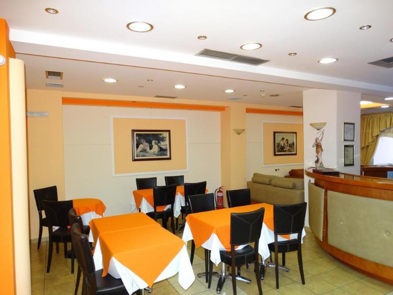 Faros 2 Hotel