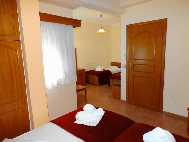Faros 2 Hotel