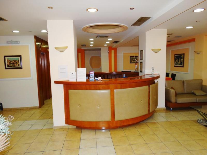 Faros 2 Hotel