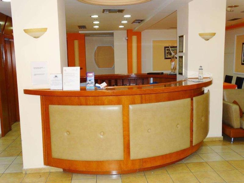 Faros 2 Hotel
