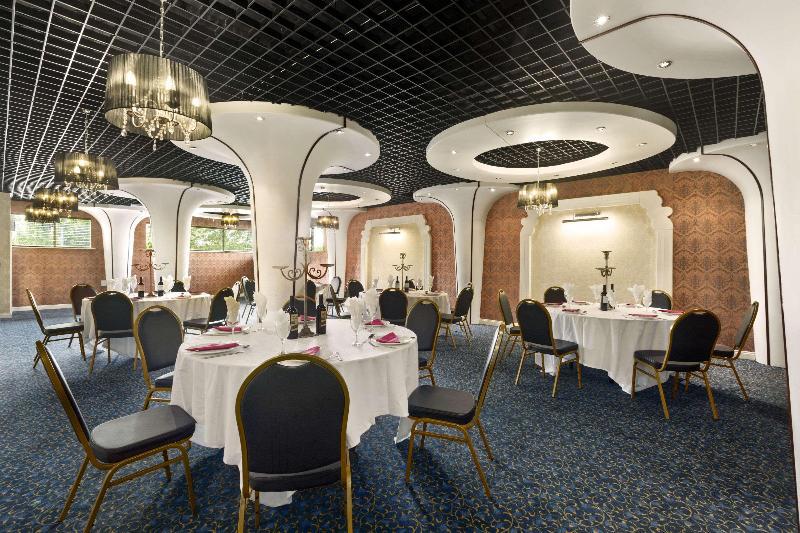 Ramada By Wyndham Oldbury Birmingham