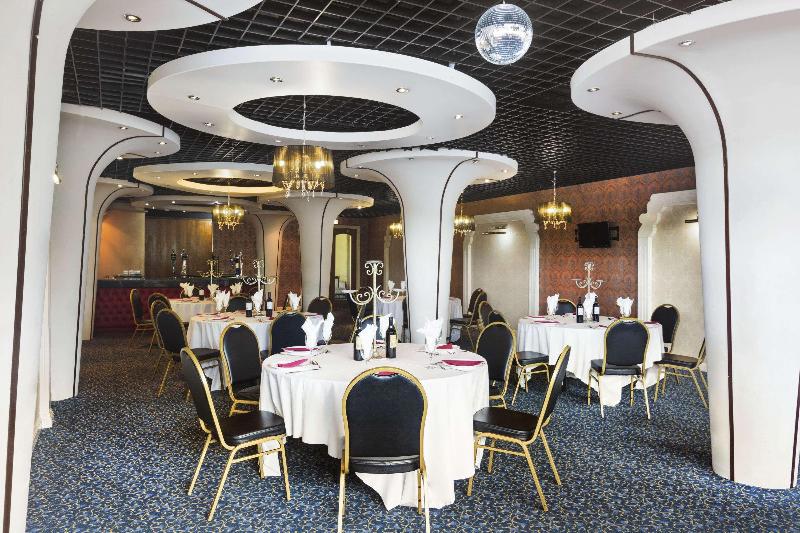 Ramada By Wyndham Oldbury Birmingham